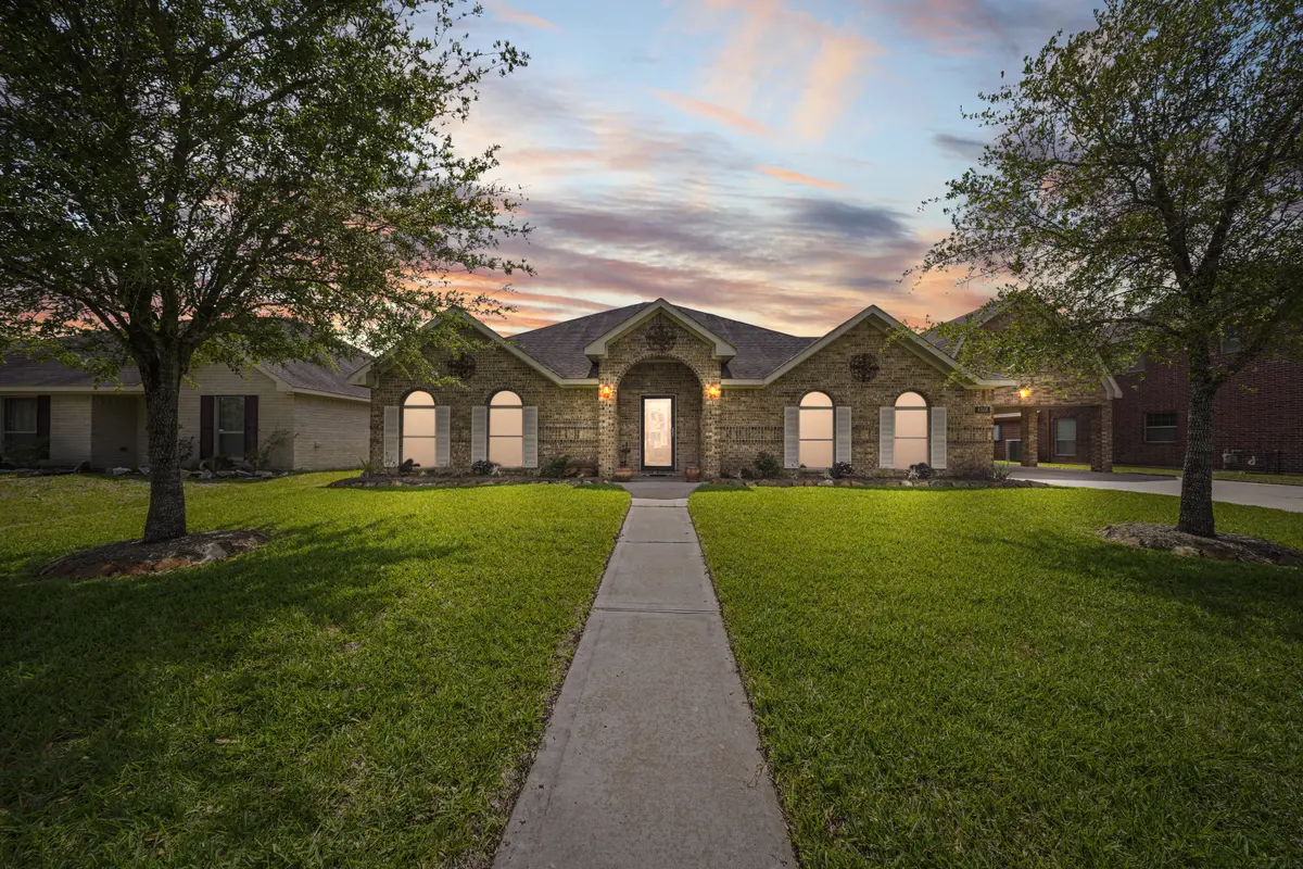6518 Texoma Dr, Manvel, TX 77578