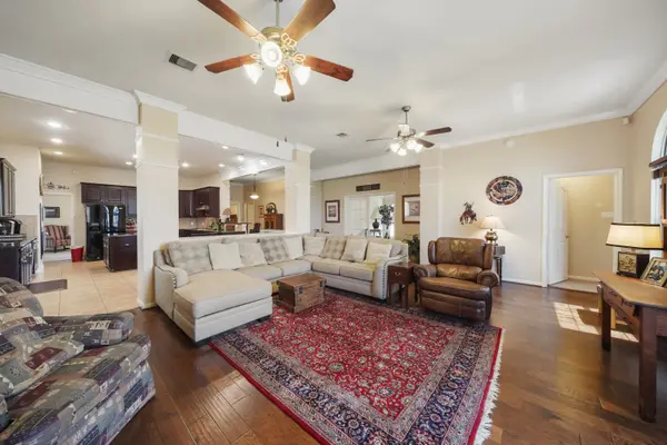 6518 Texoma Dr, Manvel, TX 77578
