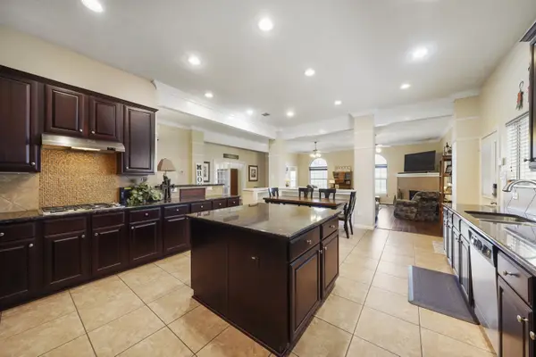 6518 Texoma Dr, Manvel, TX 77578