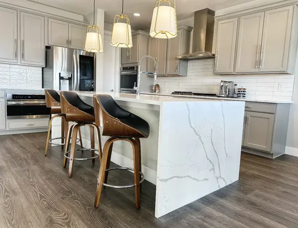 7042 S Undergrove Way, Aurora, CO 80016