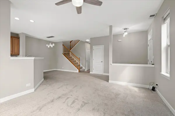 461 Dancer Ln, Oswego, IL 60543