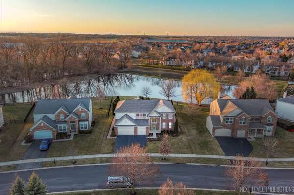 12316 Blue Iris Ln, Plainfield, IL 60585
