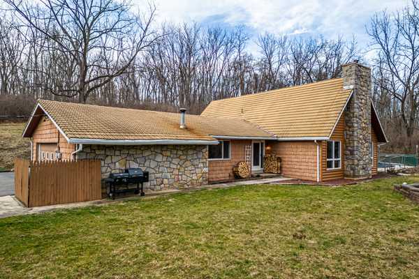 1178 Fairview Dr, Reading, PA 19605