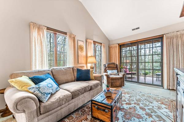 3815 N Point Dr New Castle, PA 16105