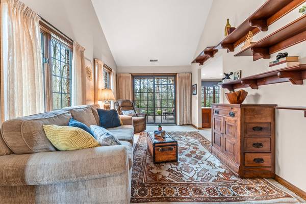 3815 N Point Dr New Castle, PA 16105