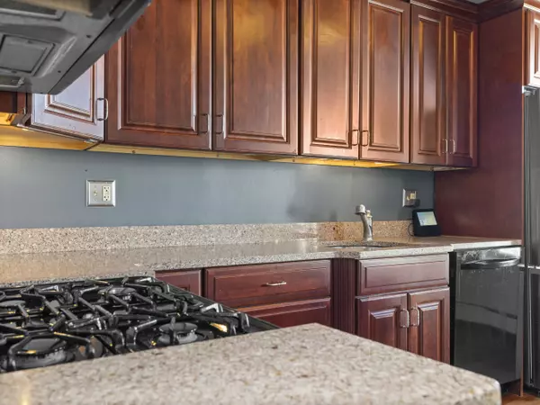 560 E 6th St #2 South Boston, MA 02127