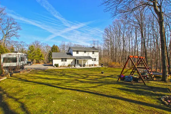 295 Shady Oaks Dr E, Saylorsburg, PA 18353