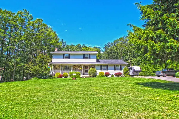 295 Shady Oaks Dr E, Saylorsburg, PA 18353