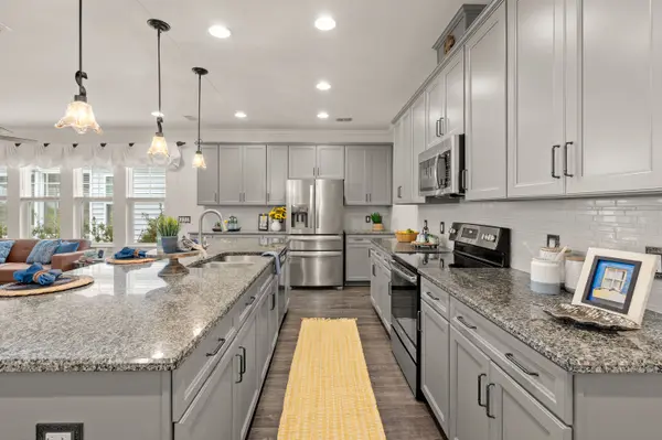 6615 Old Jacksonboro Rd Ravenel, SC 29470