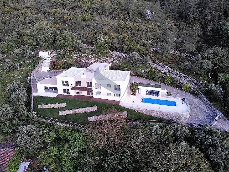 8 Bedroom House in Serra de Aire e Candeerios, Portugal,