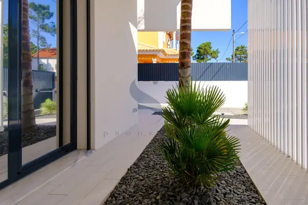 Luxury 4 bedroom villa in Aroeira, Portugal,