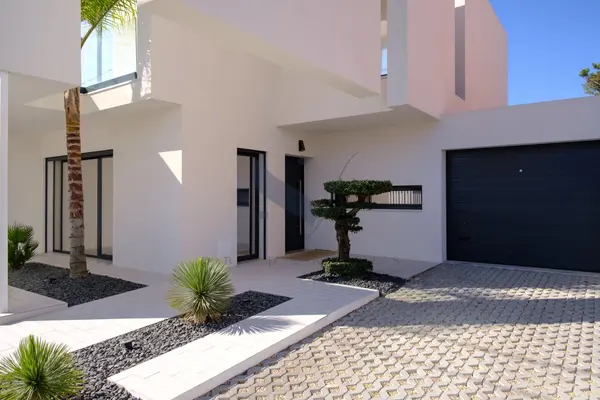 Luxury 4 bedroom villa in Aroeira, Portugal,