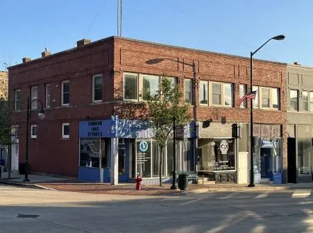 115 E Main St, St Charles, IL 60174
