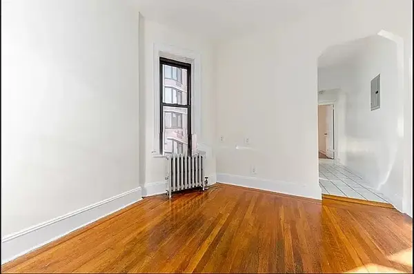 241 E 38th St #2B, New York, NY 10016