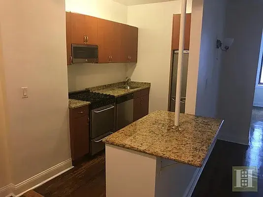 201 W 11th St #3C, New York, NY 10014