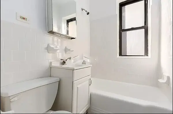 241 E 38th St #2B, New York, NY 10016