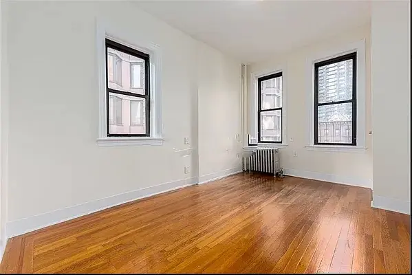 241 E 38th St #2B, New York, NY 10016