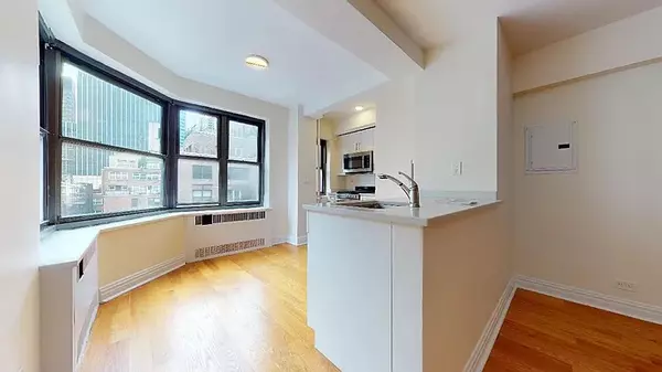 New York, NY 10022,141 E 56th St #11F