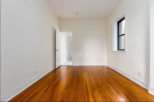 241 E 38th St #2B, New York, NY 10016