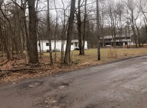 Deer Path Ln 7 Pocono Summit, Pa 18346,