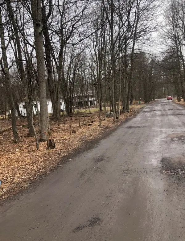 Deer Path Ln 7 Pocono Summit, Pa 18346,