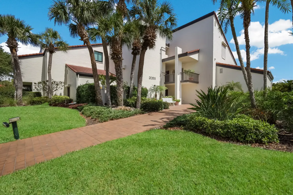 2055 Gulf of Mexico Dr #G2-104, Longboat Key, FL 34228