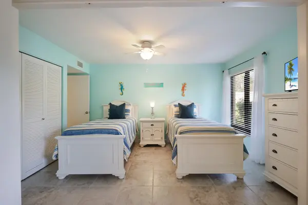 2055 Gulf of Mexico Dr #G2-104, Longboat Key, FL 34228
