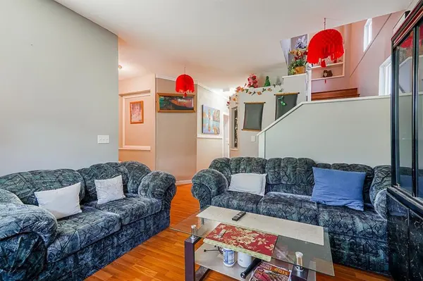 6651 185A St, Surrey, BC V3S 9B7