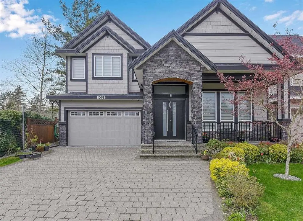 19378 62 Ave, Surrey, BC V3S 7L4