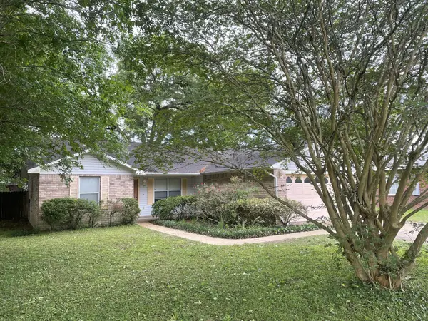 6123 Bradshaw Dr, Pensacola, FL 32526