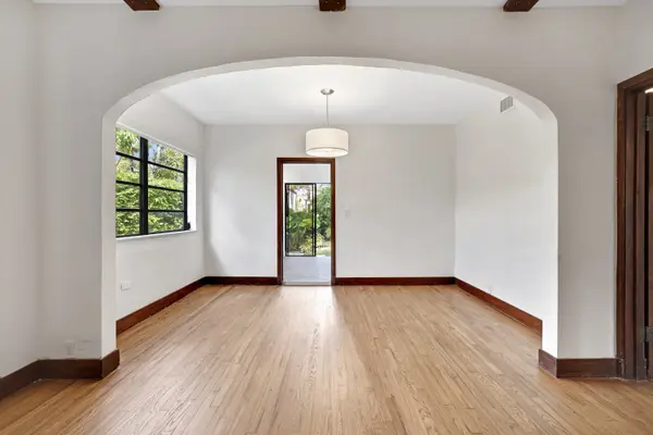 1213 Aguila Ave, Coral Gables, FL 33134