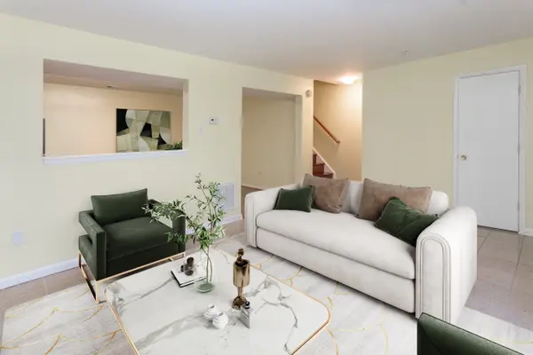 18000 Singing Pine Cir, Montgomery Village, MD 20886