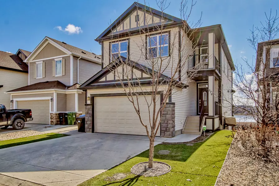 578 Copperpond Cir SE, Calgary, AB T2Z 0X1