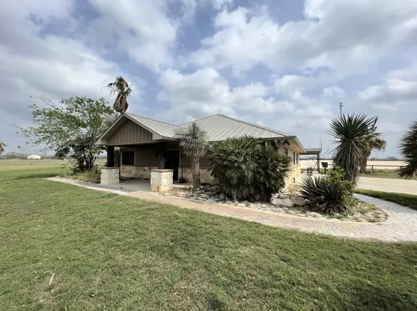 3710 I-37 N, Three Rivers, TX 78071