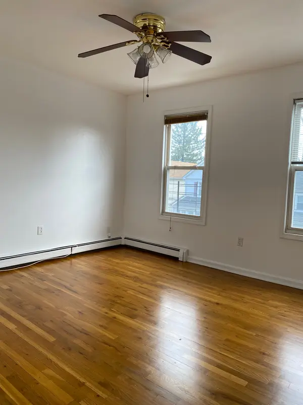 67 Glover Ave #2F, Yonkers, NY 10704