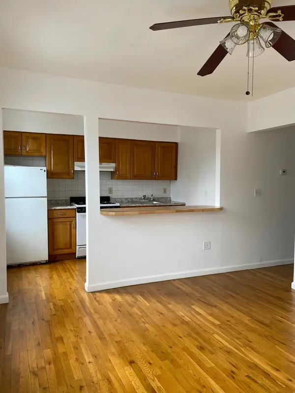 67 Glover Ave #2F, Yonkers, NY 10704