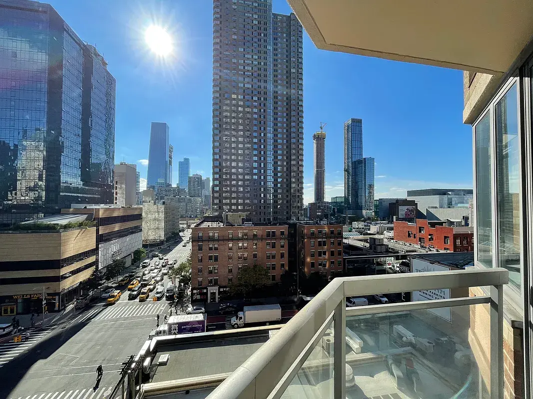 500 W 43rd St #9D, New York, NY 10036