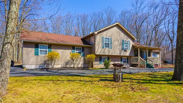 179 Timber Hill Rd, Henryville, PA 18332