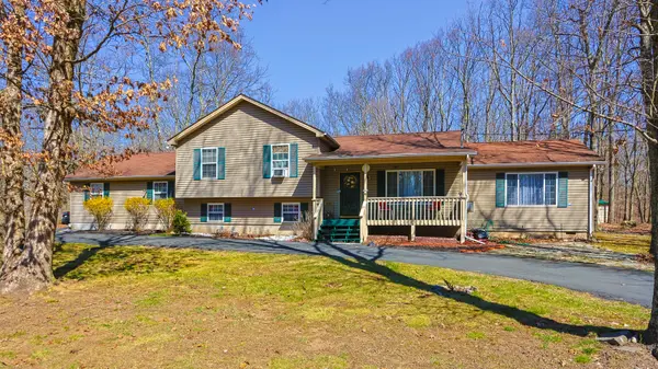 179 Timber Hill Rd, Henryville, PA 18332