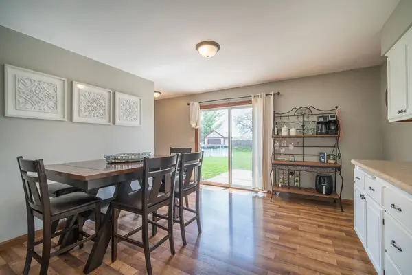 981 E Elm Rd, Oak Creek, WI 53154