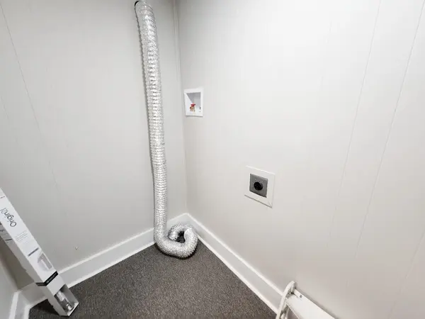 2714 Derwent Dr SW Roanoke, VA 24015