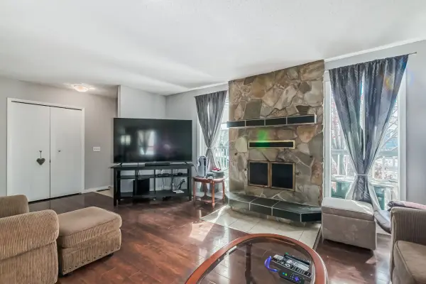 416 Forest Way SE, Calgary, AB T2A 5E8