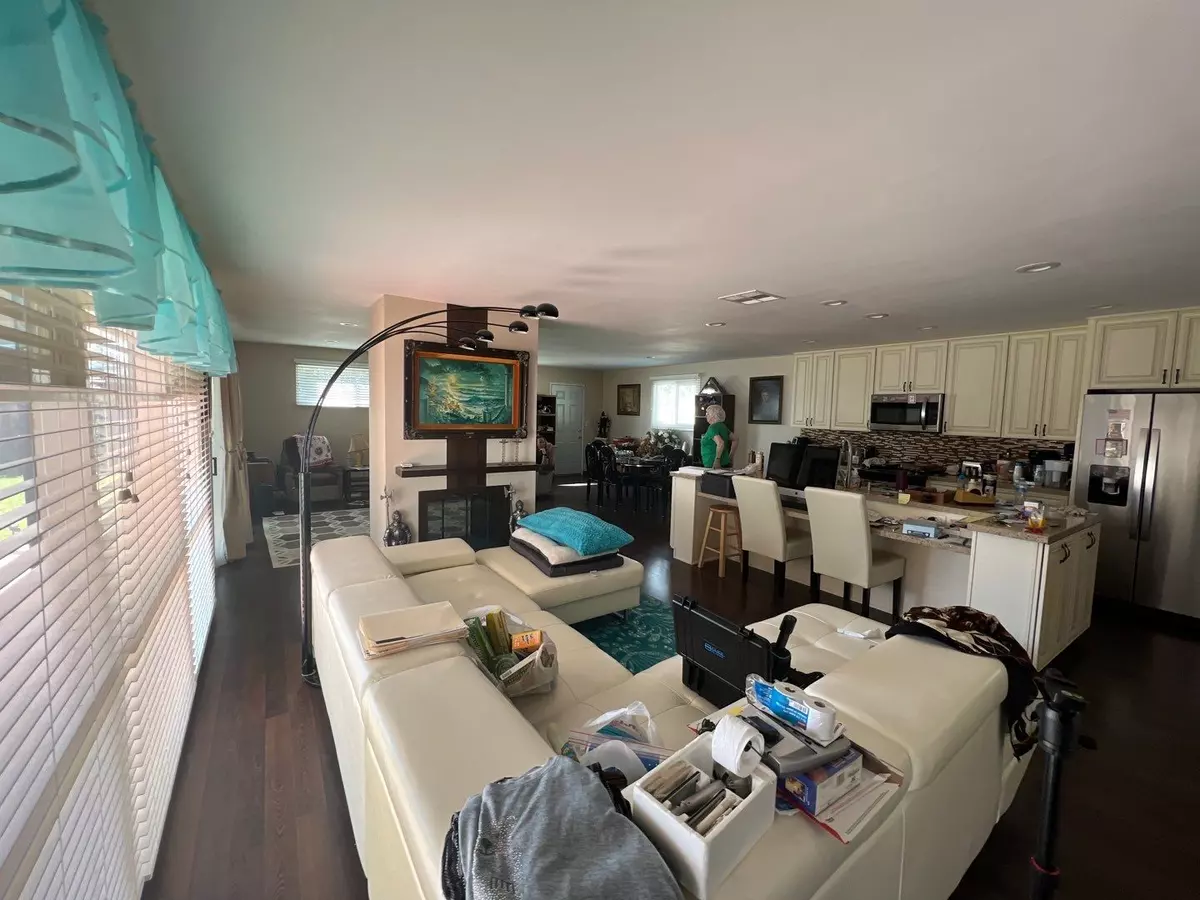 Real Estate Emma Lefkowitz & Brian Tague The Barron Team