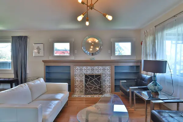 4577 New York St San Diego, CA 92116
