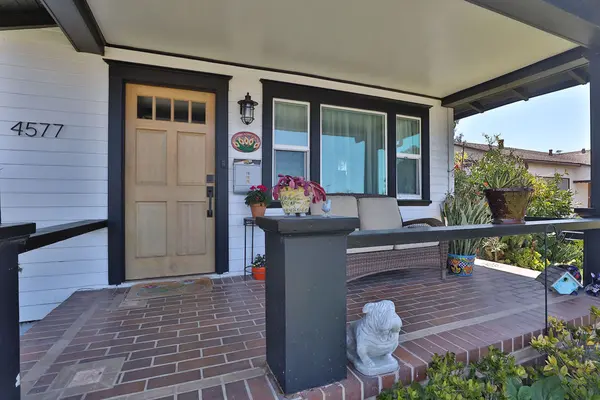 4577 New York St San Diego, CA 92116