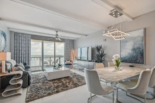 3000 Oasis Grand Blvd #Apt 2007, Fort Myers, FL 33916