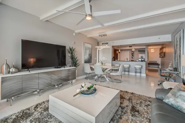3000 Oasis Grand Blvd #Apt 2007, Fort Myers, FL 33916