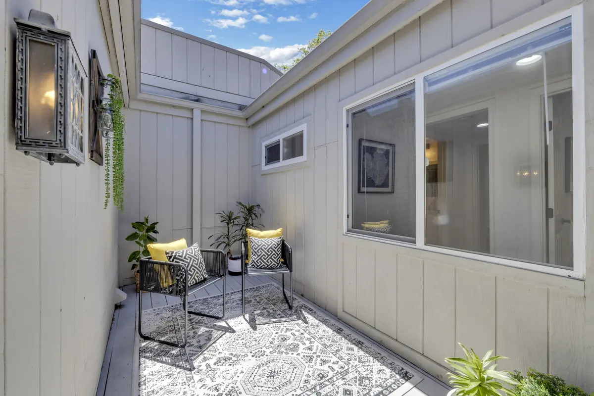 692 Silver Lake Dr, Danville, CA 94526