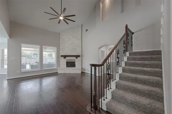 651 Spring Forest Dr, Conroe, TX 77302