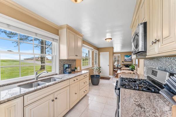 605 Harmony Baptist Rd New Castle, PA 16101